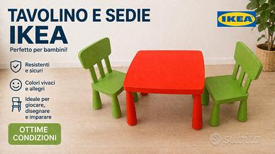 Tavolino IKEA MAMMUT con 2 sedie per bambini