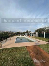 Villa con piscina e uliveto a Solicchiata