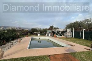 Villa con piscina e uliveto a Solicchiata