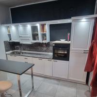 Cucina Lineare con Forno e Lavandino 