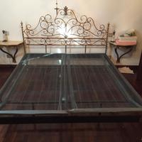 Letto in ottone con comodini