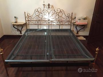 Letto in ottone con comodini