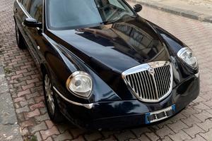 Lancia thesis 2.4 jtd
