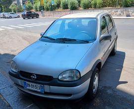 Opel corsa in buone condizioni