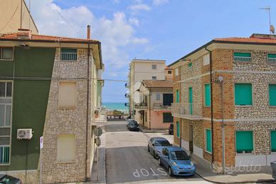 CASA SEMINDIPENDENTE A PORTO RECANATI