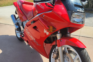 Honda VFR 750