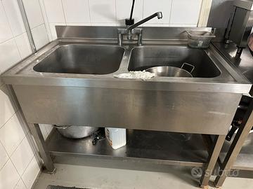 Attrezzatura per ristorante bar pizzeria