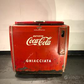 Ghiacciaia coca cola