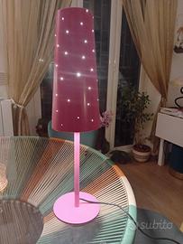 Lampada da tavolo o comodino