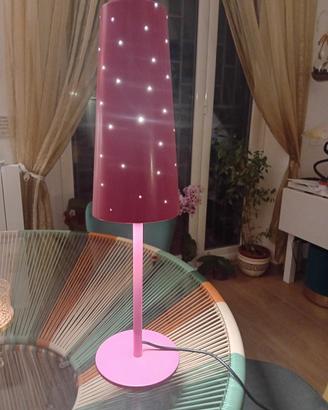 Lampada da tavolo o comodino