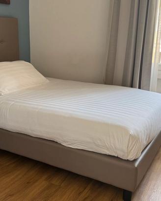 Letto sommier DORELAN + materasso e testiera
