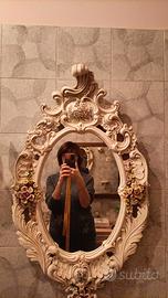 Specchio e piccole mensole ceramica