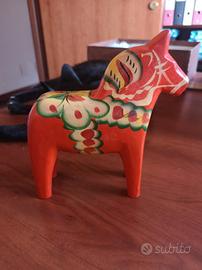 Cavallo Dala rosso vintage firmato Nils Olsson
