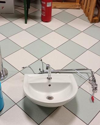 lavandino, pedale acqua ed accessori 