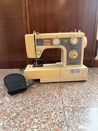 Macchina da cucire Millepunti Mod. 521 completa