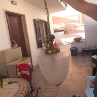 Lampadari in vetro satinato lavorato e ottone