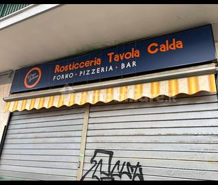 Locale commerciale con canna fumaria