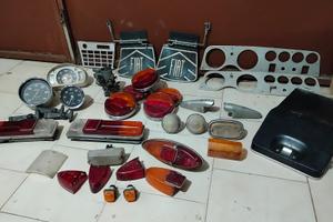 lotto ricambi auto d'epoca 