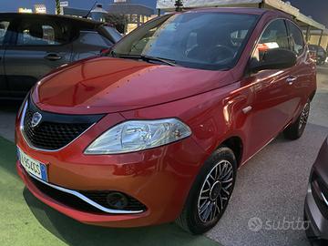 Lancia Ypsilon 0.9 TwinAir 85 CV benzina/Metano Ec