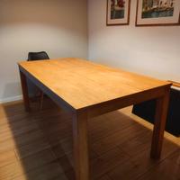 Tavolo in rovere chiaro