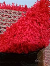 due tappeti rossi con pello lungo 