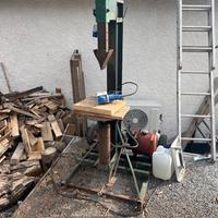 Spaccalegna da sistemare