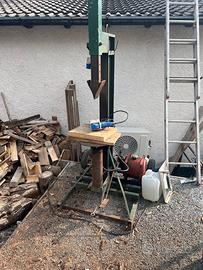 Spaccalegna da sistemare