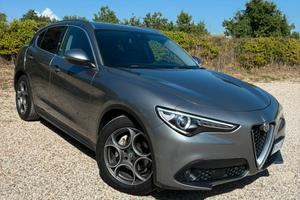 Alfa Romeo Stelvio 2.2 Jtdm 180cv RWD
