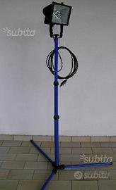 Faro Alogeno con Treppiede per Cantiere