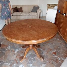 Tavolo Rotondo in Legno