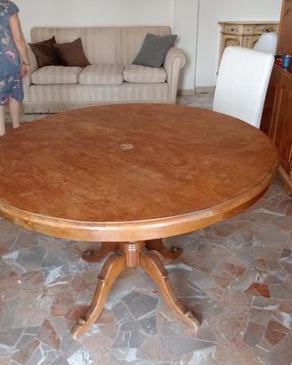 Tavolo Rotondo in Legno