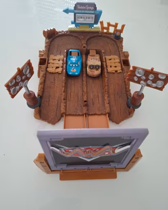 Pista Cars Mini Adventures + 2 Macchinine Mattel
