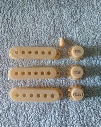 Set manopole e copri pickup Stratocaster