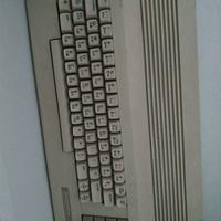 commodore 64 completo con tantissimi giochi 