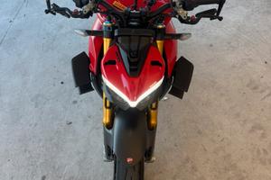 Ducati streetfighter v4s