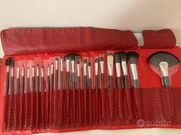 Set di 24 pennelli make up professionali