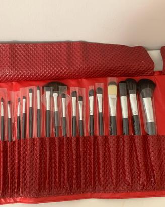 Set di 24 pennelli make up professionali