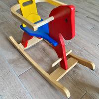 Cavallo a dondolo in legno Pintoy