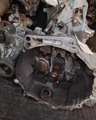 Cambio VOLKSWAGEN GOLF 4 1896cc TDI del 2000