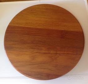 Vassoio/tagliere girevole in legno massello.