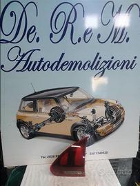 STOP POSTERIORE DESTRO A LED INTEGRATO NEL PORTELL