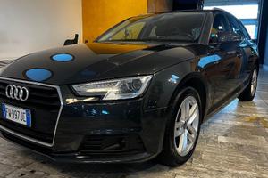 AUDI A4 Avant 35 TDI S tronic Business