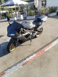 Yamaha r1 del 2003 la prima a iniezione