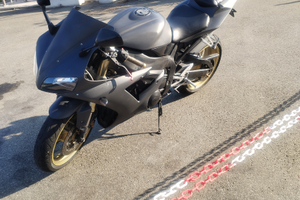 Yamaha r1 del 2003 la prima a iniezione