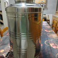 Contenitore per olio in acciaio