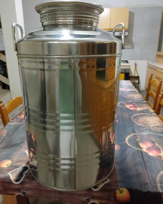 Contenitore per olio in acciaio