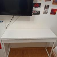 piccola consolle con due cassetti