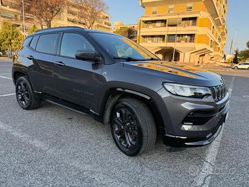 Jeep Compass 4XE Anniversary