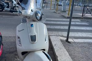 Vespa gts 300