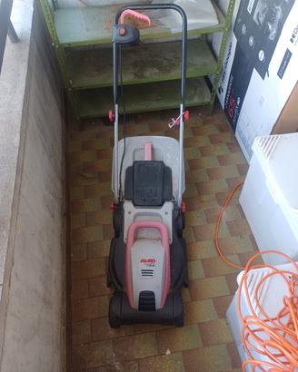 MACCHINA TAGLIA ERBA 